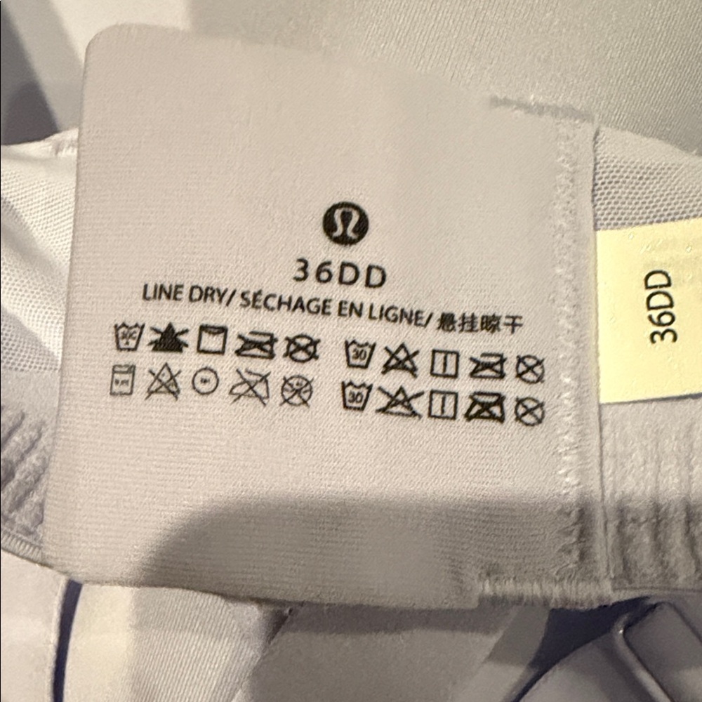 Lululemon Energy Bra- 36DD - Picture 4 of 7